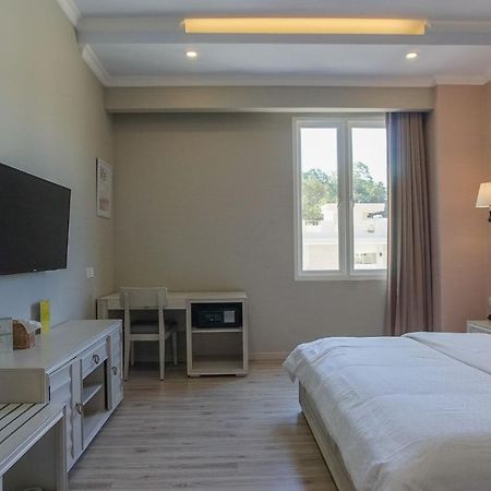 Hotel Villa Emitta Tomohon Eksteriør billede
