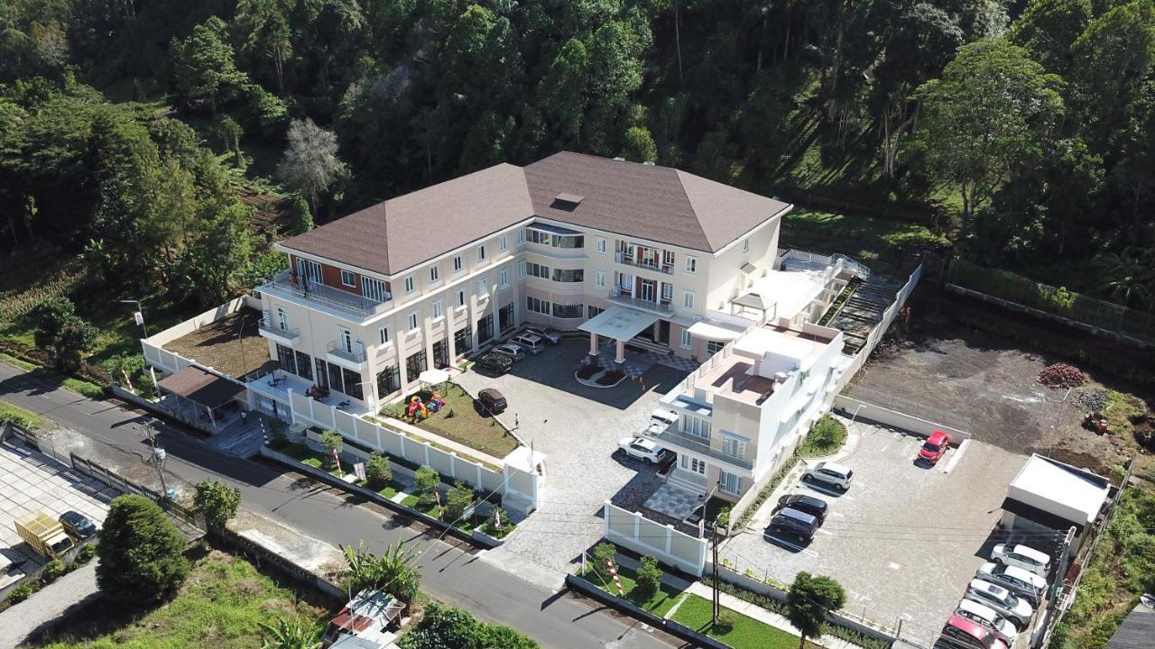 Hotel Villa Emitta Tomohon Eksteriør billede