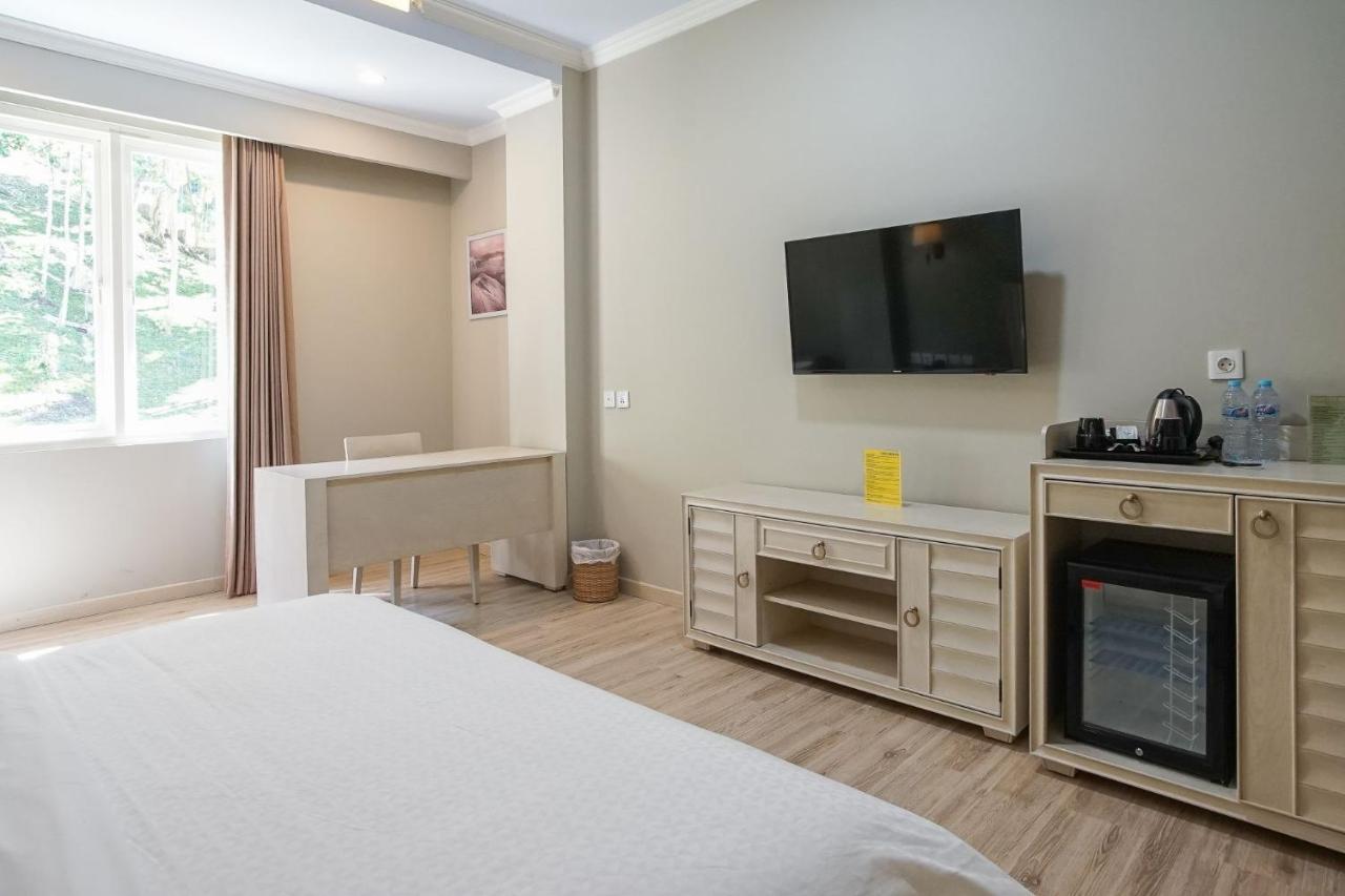 Hotel Villa Emitta Tomohon Eksteriør billede
