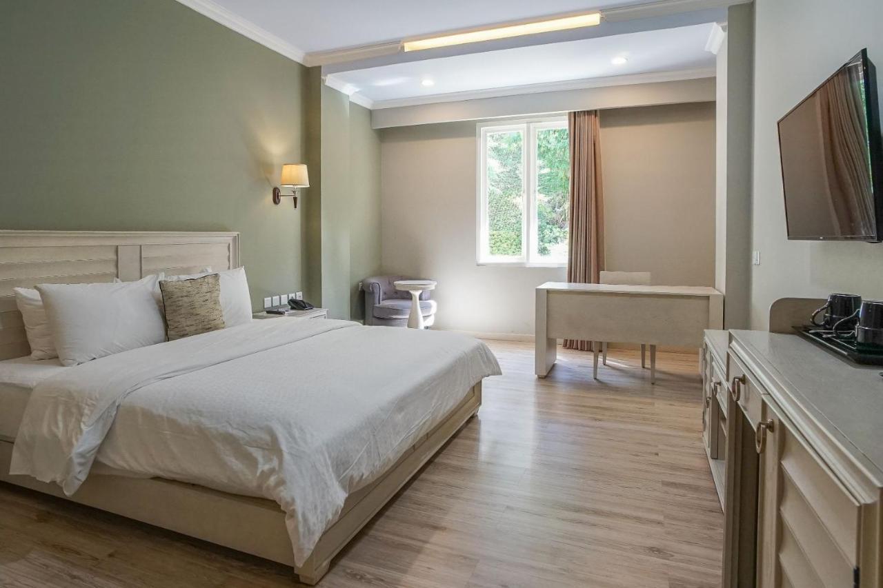 Hotel Villa Emitta Tomohon Eksteriør billede