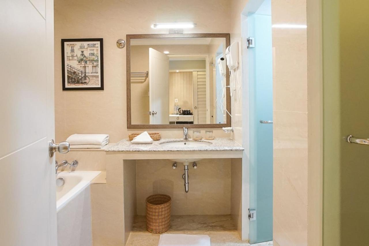 Hotel Villa Emitta Tomohon Eksteriør billede